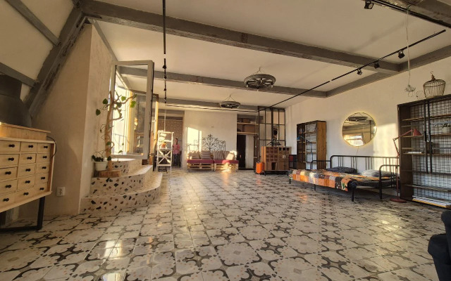 Atmosfernaya Mansarda V Tsentre Peterburga Flat