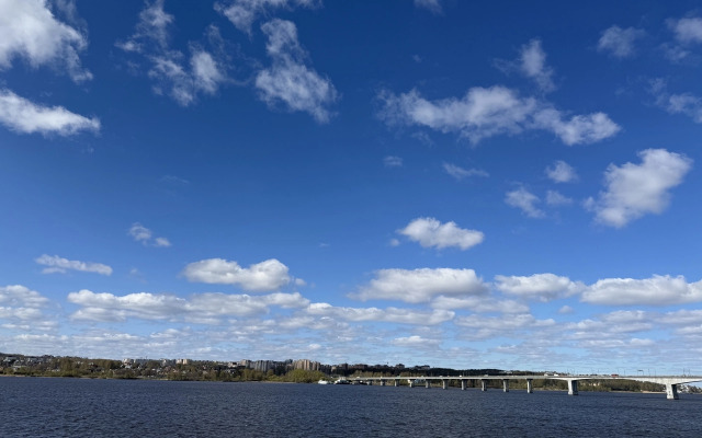 V Dome Na Naberezhnoy Reki Volga Flat
