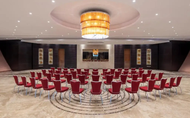 Crowne Plaza Doha - The Business Park by IHG
