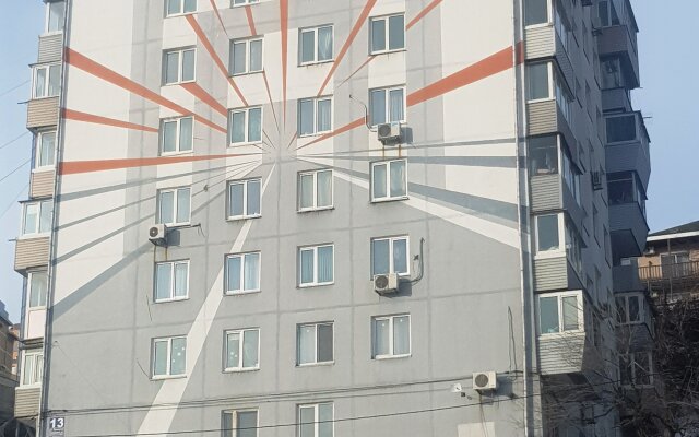 Sukhanova 13 Apartments