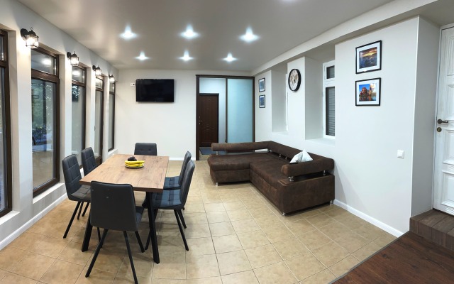 Private House v Serdtse Sochi