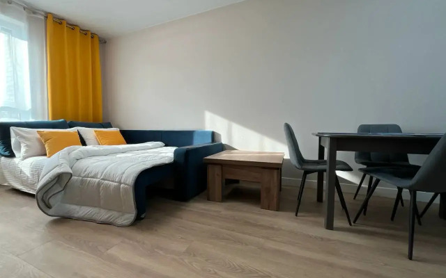 Trekhkomnatnaya na Shesterykh s Konditsionerom Flat