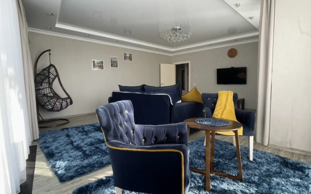 Квартира Просторная с Панорамными Окнами