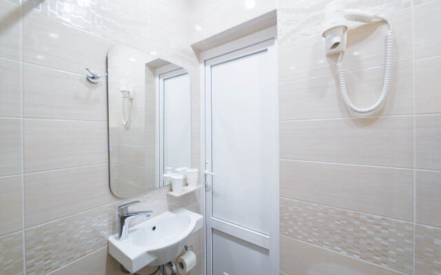 Tikh Hotel Guest House