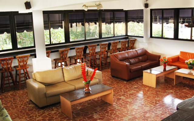 Royal Palace Hotel