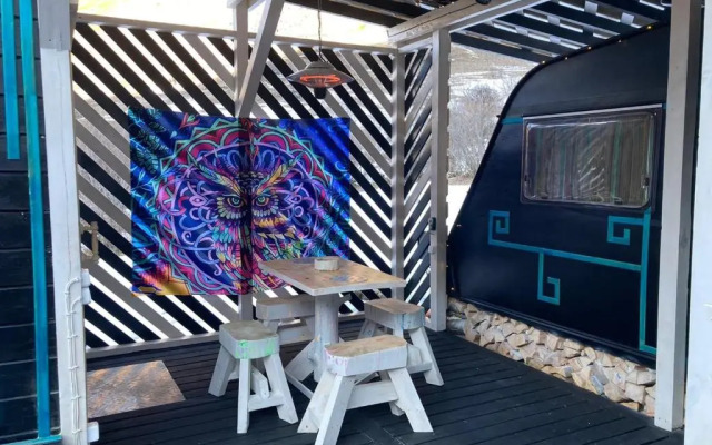 Частный дом Хиппи у Black Point в Тегенекли