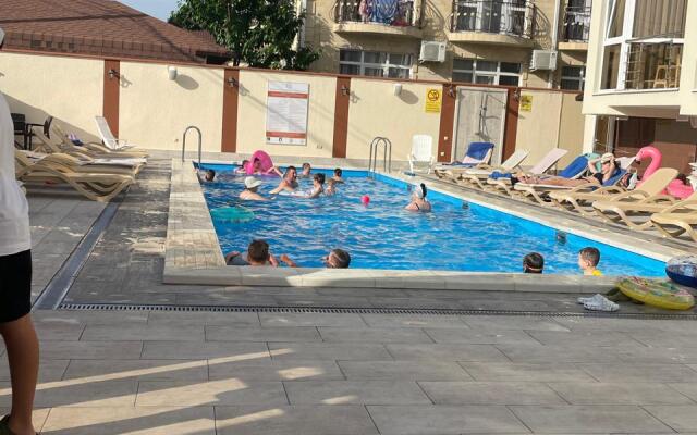 Lazurnoe Okno Hotel