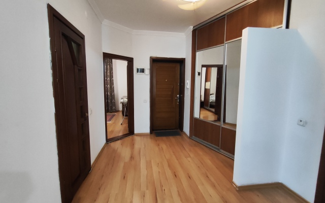 Dvukhkomnatnye Uyutnye v Samom Tsentre Bishkeka Apartments