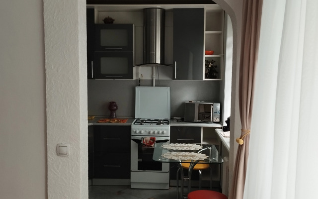 Tryokhmestnye tsentr.svetlaya teplaya Flat