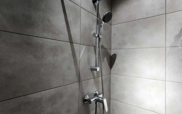 Na Yekaterininskoy Ulitse 122 Flat