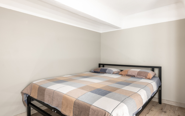 1-Komnatnaya Kvartira 38M² Na 1/3 Etazhe Flat