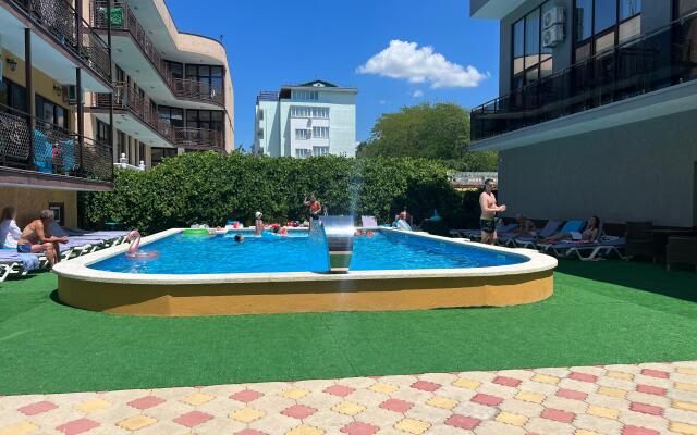 Grand Eliza Hotel