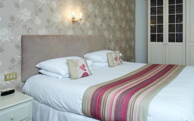 Consort Hotel