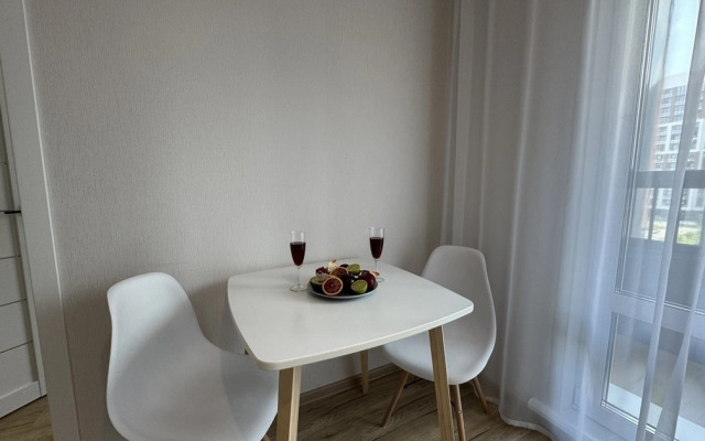 Na Ulitse Nikolaya Ostrovskogo 195/4 Flat