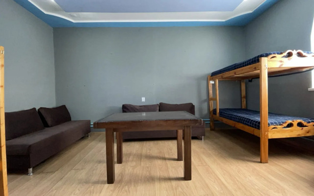 S Bilyyardom i Mangalom Private House