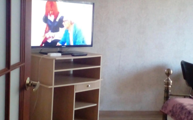 Квартира Двухкомнатная у метро с бесплатной парковкой