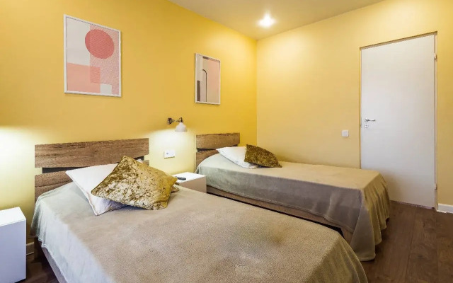 Prostornaya S Dizaynerskim Remontom Flat