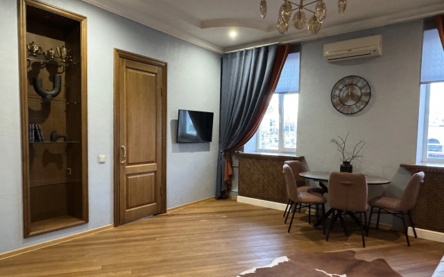 Na Baumana (Arbat) Flat