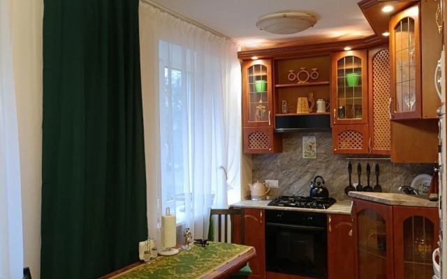 U Yekaterininskogo Dvortsa Flat