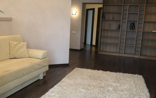 Krasivaya Vidovaya Ryadom S Kazan-Arenoy Flat