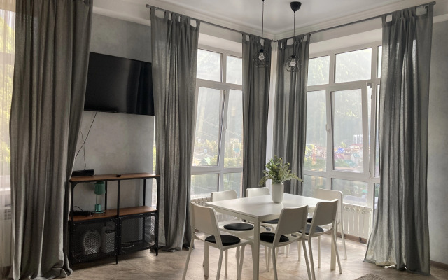 Квартира Евродвушка в центре Домбая с видом на горы