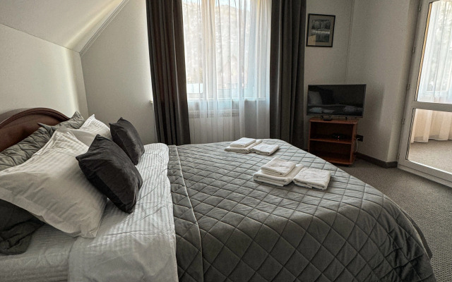 Hotel Less