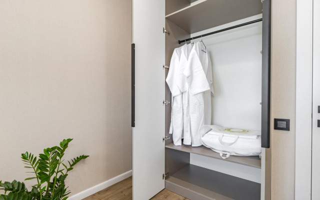 Na Ulitse Tole Bi, 28/1 Flat