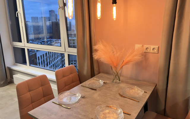 Квартира с 3-мя Панорамными Окнами на 33 Этаже