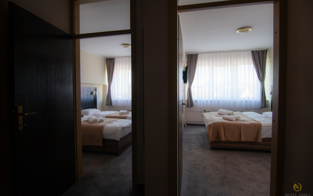 Jaska Hotel