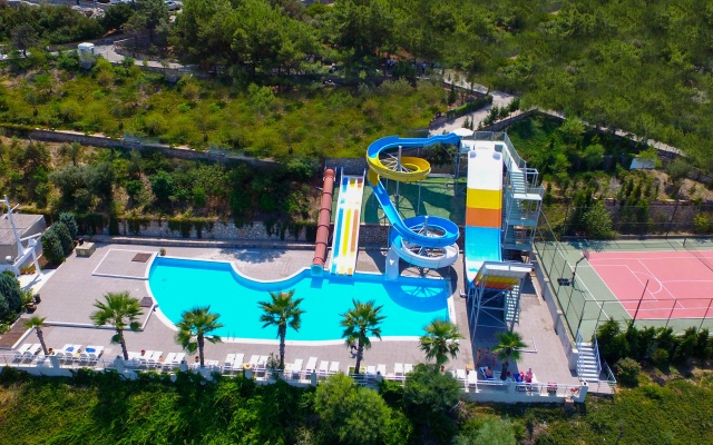 Blue Dreams Resort Hotel - Image 4