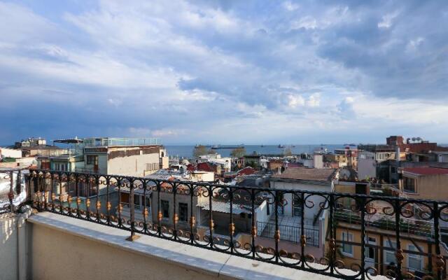 Nova City Hotel