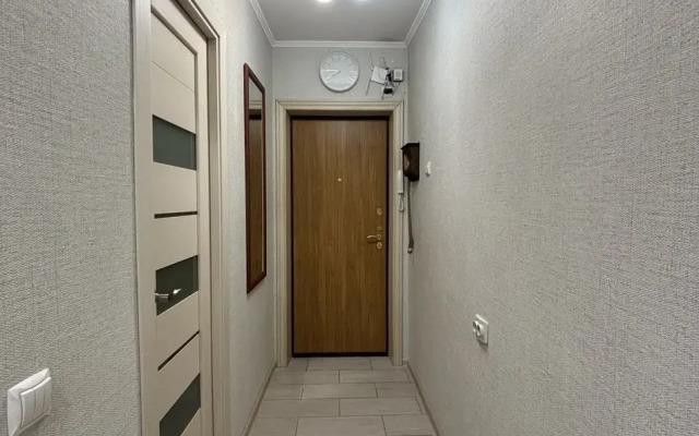 2-Kom Sakhalinskaya 19-12 Flat