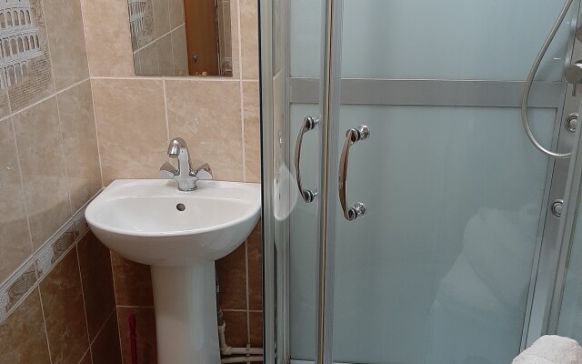 Dvukhkomnatnaya Kvartira Ryadom S Vokzalom Ul. Tkacheva 3 Apartments