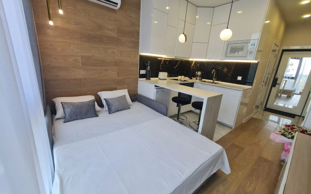 Квартира с бассейном на крыше у моря