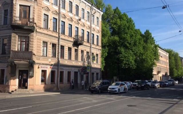 Меблированные комнаты Комната в 2-х комнатных апартаментах