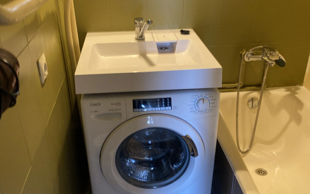 Жилое помещение Квартира трехкомнатная в центре Москвы