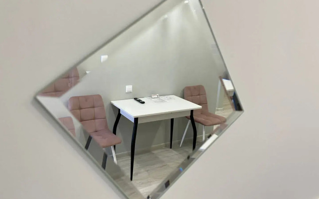 Nasutki38 Tsentr Zerkal'noye otrazheniye Apartments