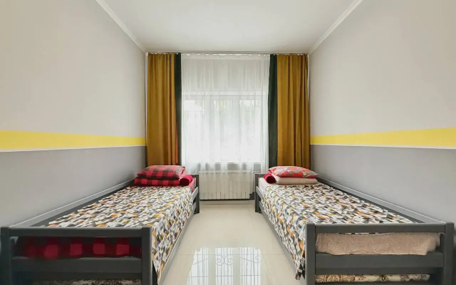 Kvartira 3 Kom s Otdel'nym Vhodom 8 Sp Mest Centr Goroda Rabotaem s Ur Licami