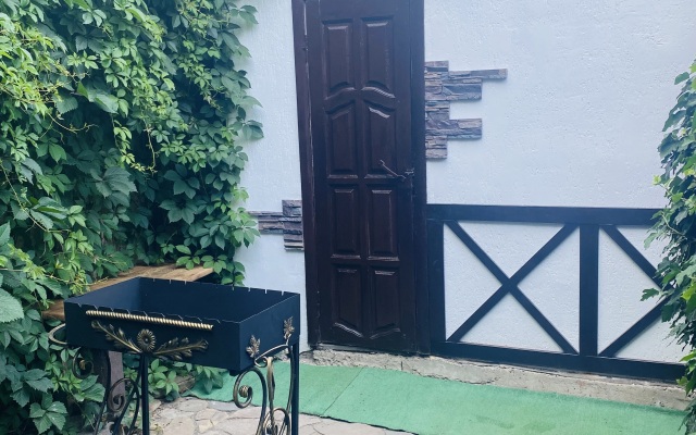 Zhemchuzhina Guest House