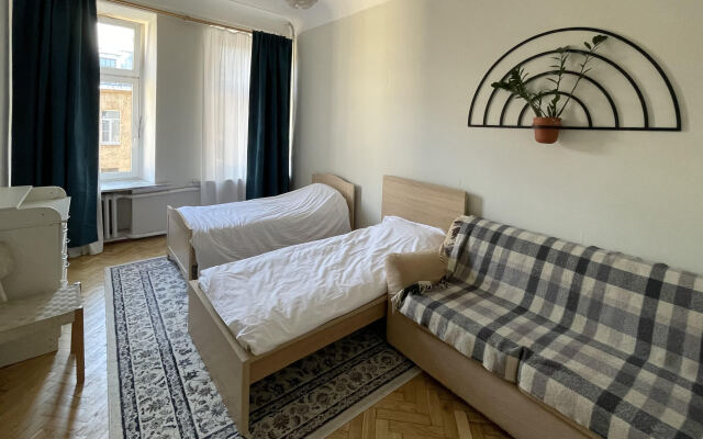 S Kaminom Na Vasil'evskom Ostrove Flat