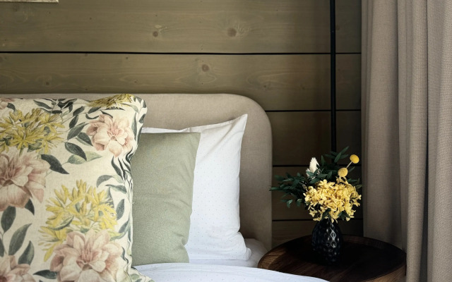 Частный дом с просторной террасой