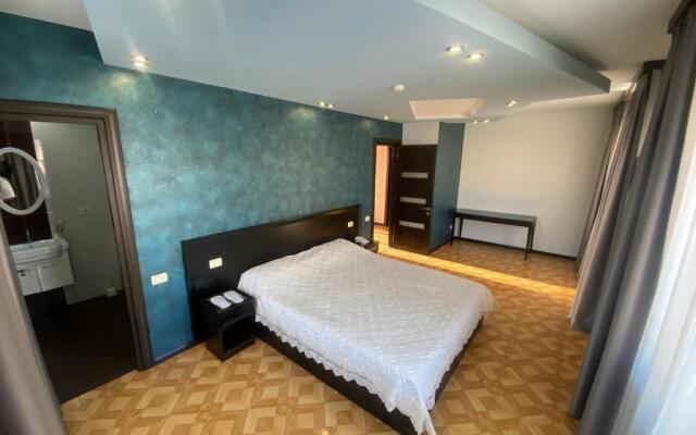 Hotel Grand Hills