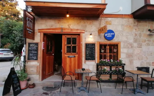 Kuyu Beergarden Hostel