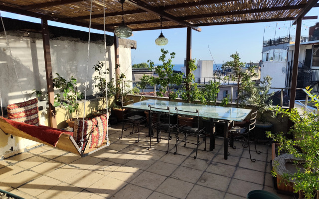 Pi Home & Apartments