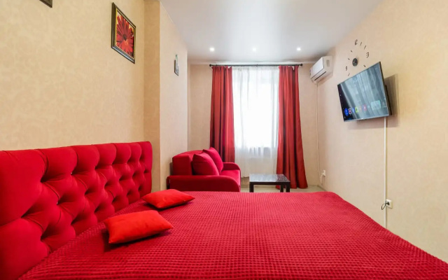 Apartamenty v Novom dome, 3 razdel'nyh spal'nyh mesta, do metro 5 minut peskom bonus kofemasina
