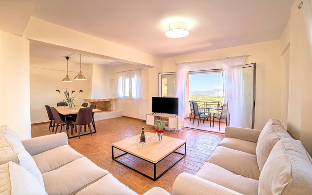 Aqua Mare Villa Heated Pool