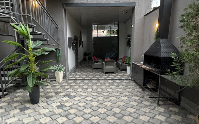 Modern And Comfortable Apartment