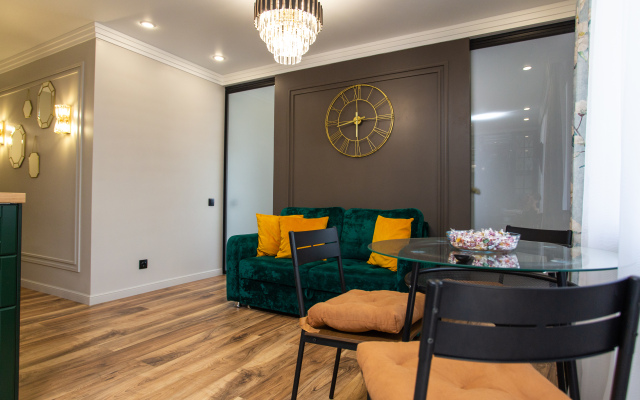 Apartamenty  Vgostiomsk Komfort. Dva Razd. Spalnykh Mesta Apartments