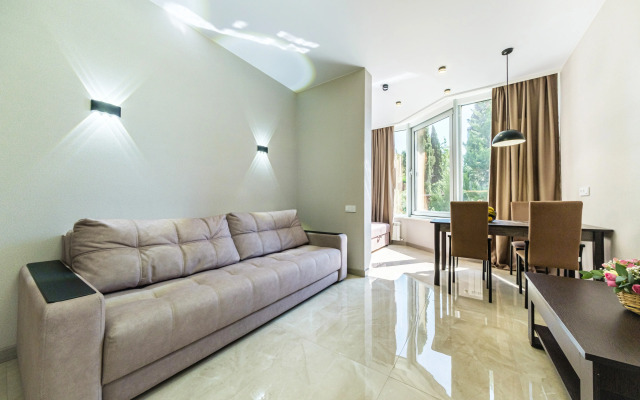 Luxury v Tsentre Sochi Flat