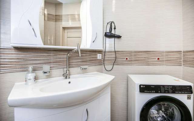 Yevrodvushka Na Beregu Morya S Basseynom Apartments